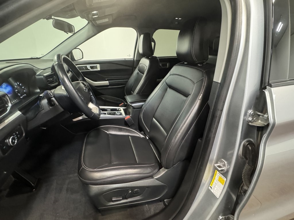 2023 Ford Explorer XLT photo 9