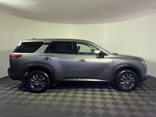 2024 Nissan Pathfinder S photo 9