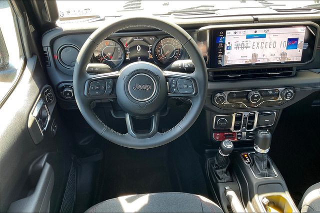 2025 Jeep Wrangler Rubicon photo 15