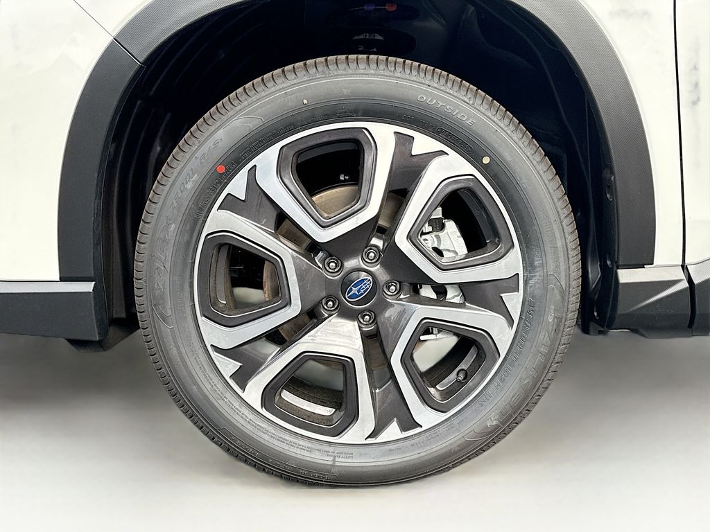 2025 Subaru Ascent Limited photo 33