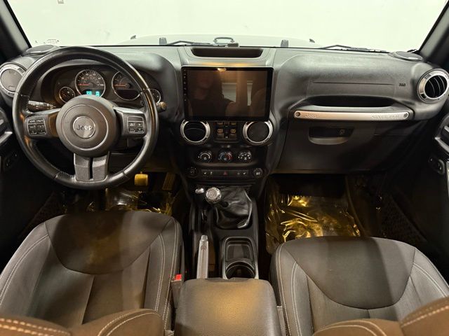 2016 Jeep Wrangler Unlimited Rubicon photo 25