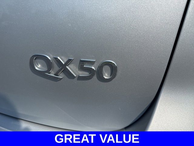 2017 Infiniti QX50 Base photo 3
