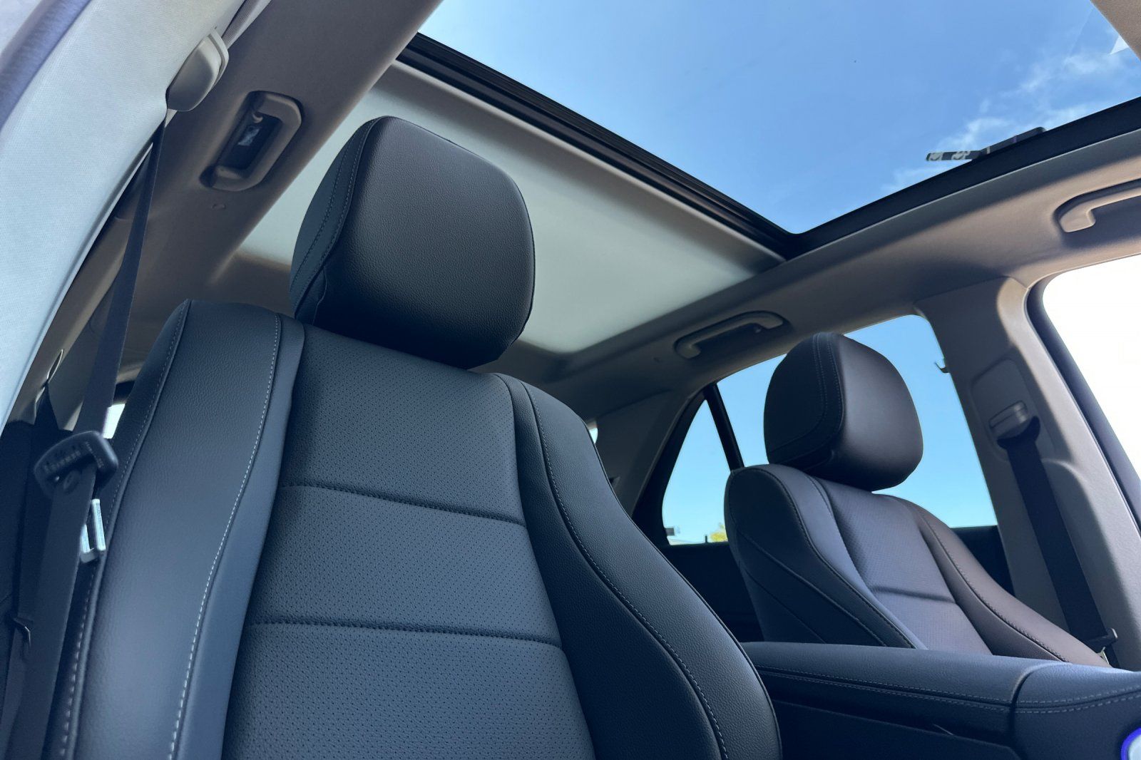 2026 Mercedes Benz GLE 450 4MATIC photo 2