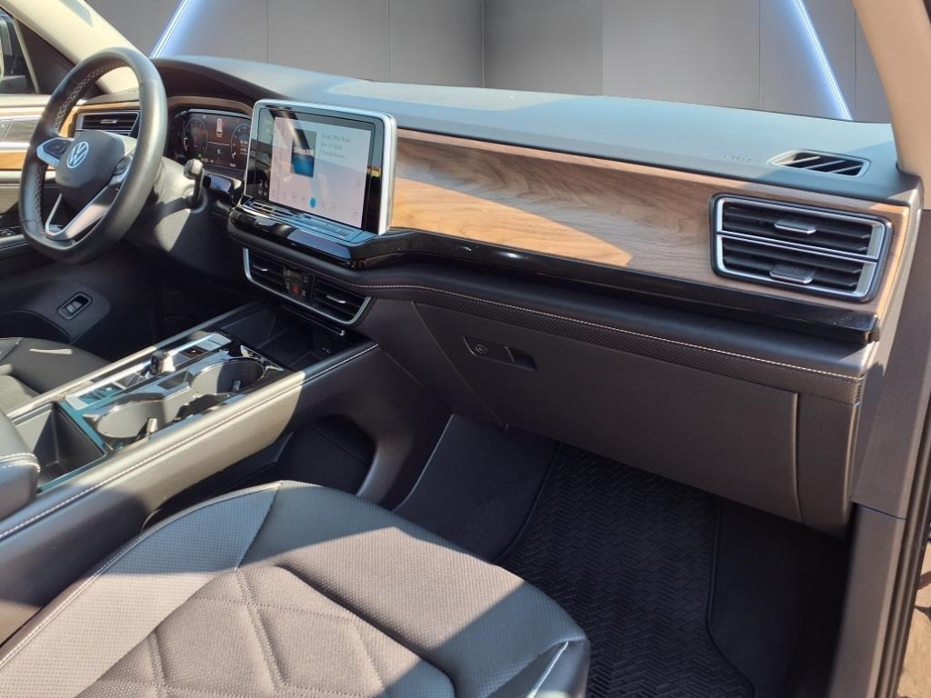 2024 Volkswagen Atlas SE Technology photo 4