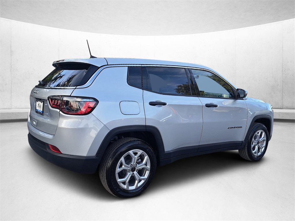 2025 Jeep Compass Sport photo 4