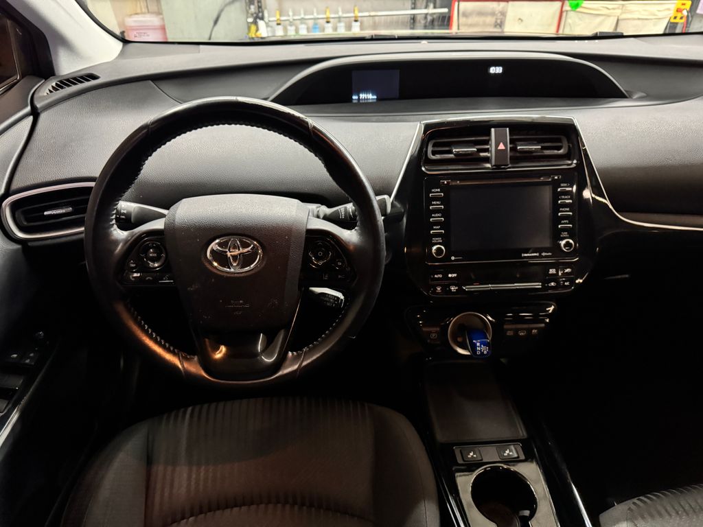 2021 Toyota Prius Prime LE photo 15