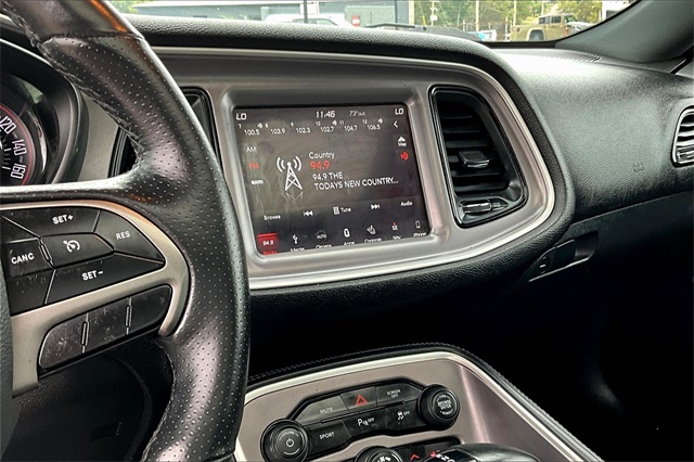 2019 Dodge Challenger SXT photo 9