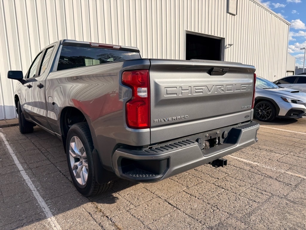 2020 Chevrolet Silverado 1500 Custom photo 4