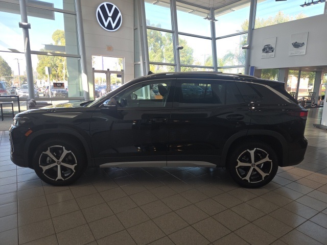 2025 Volkswagen Tiguan SE photo 4