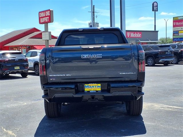 2025 Gmc Sierra EV Denali photo 8