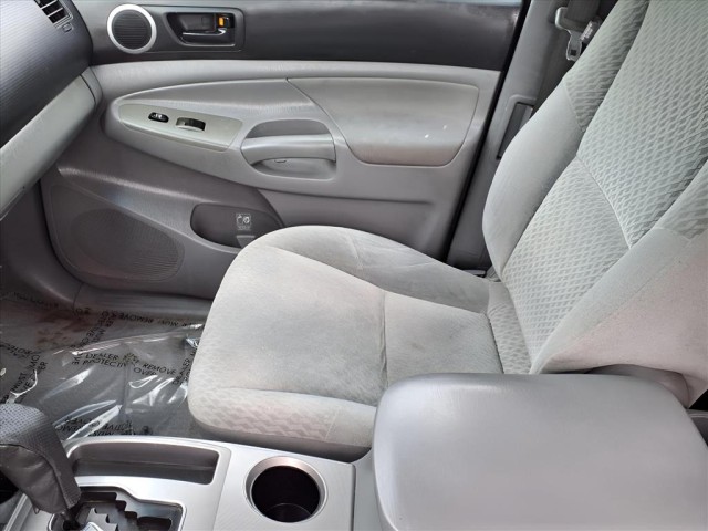 2011 Toyota Tacoma photo 15