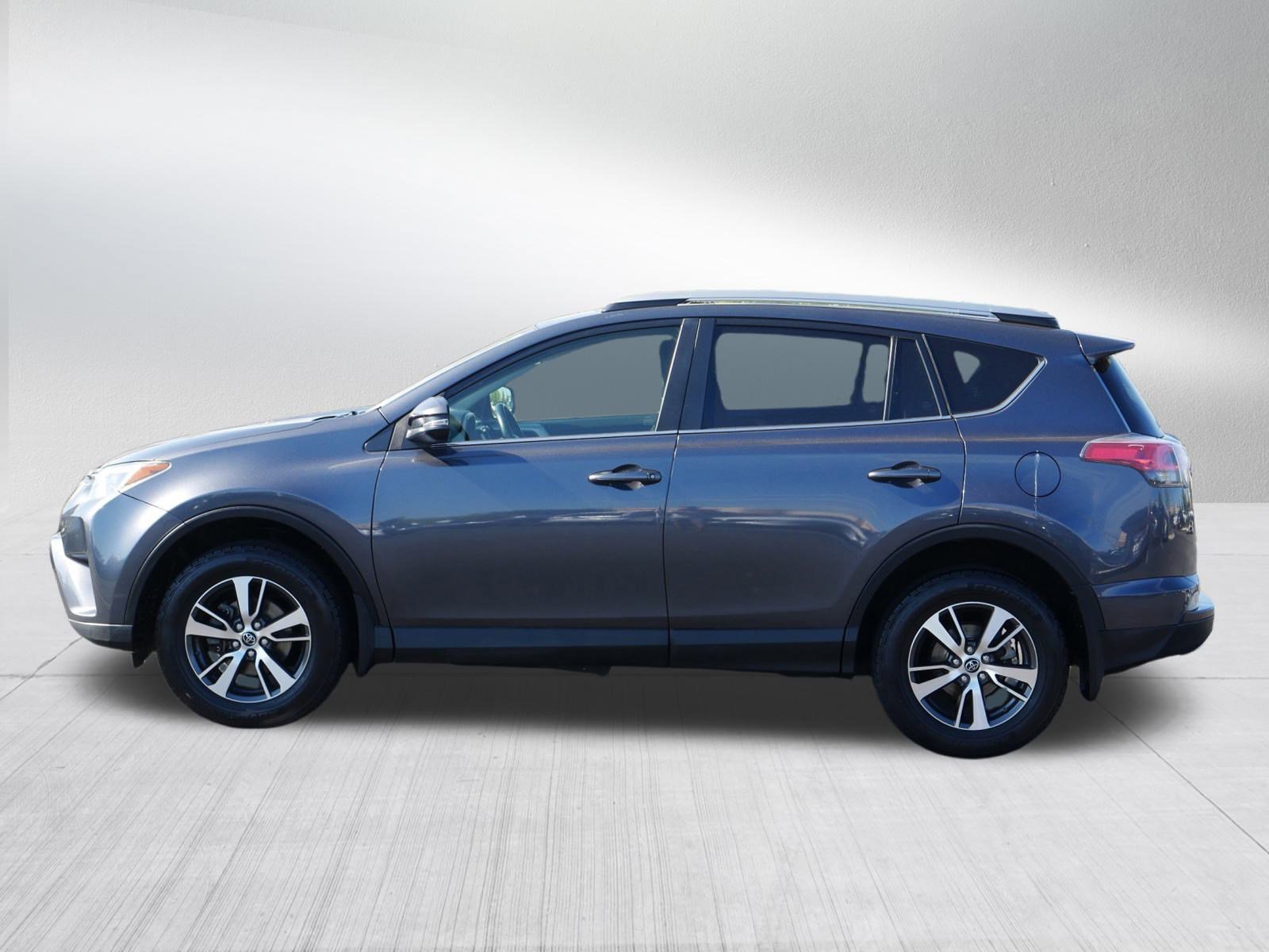 2018 Toyota RAV4 XLE photo 4