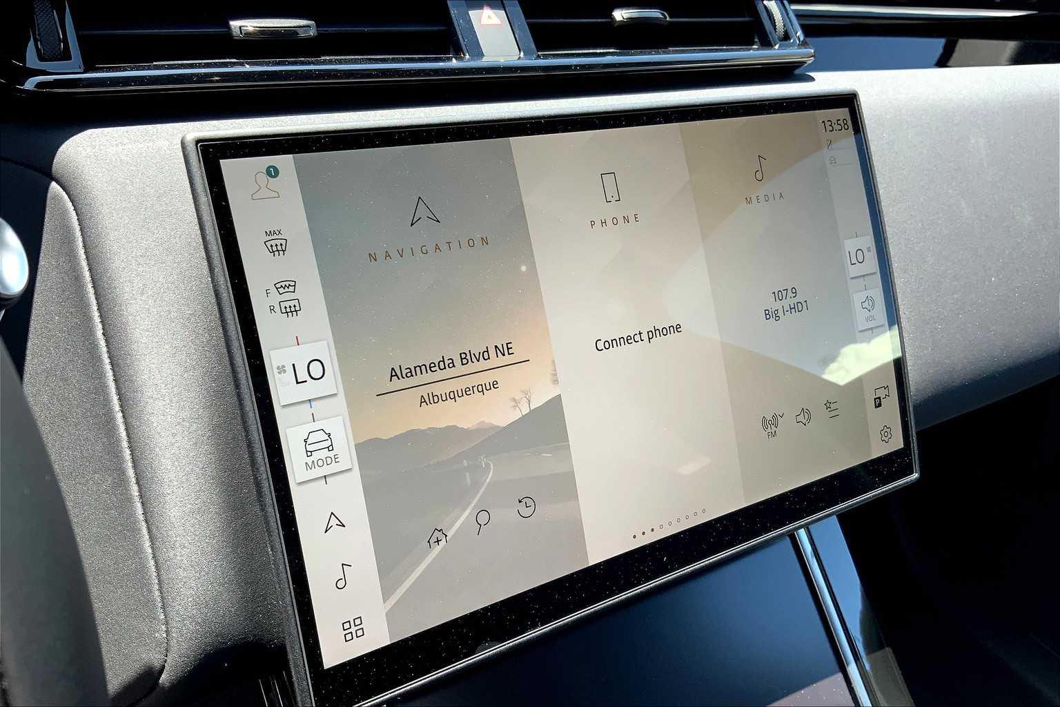 2026 Land Rover Range Rover Velar Velar SE photo 12