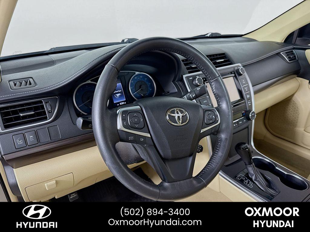 2017 Toyota Camry XLE photo 9