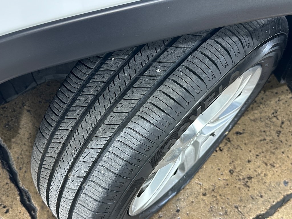 2024 Jeep Compass Latitude photo 2