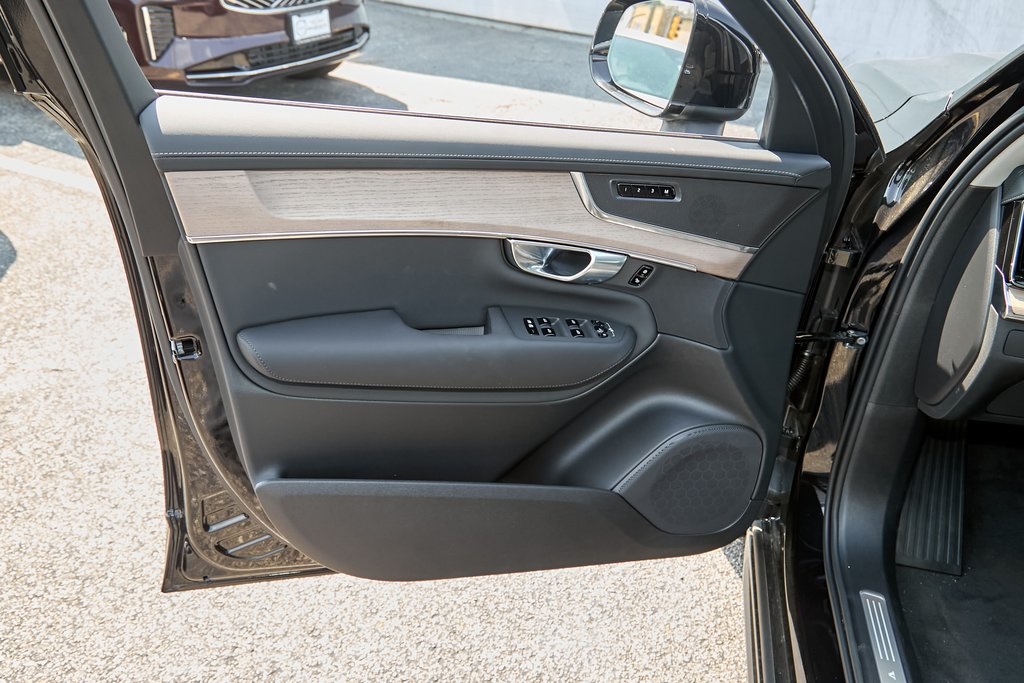 2025 VOLVO XC90 - Image 7