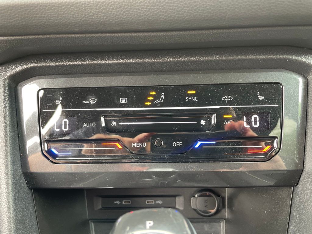 2023 Volkswagen Tiguan SE R-Line Black photo 18
