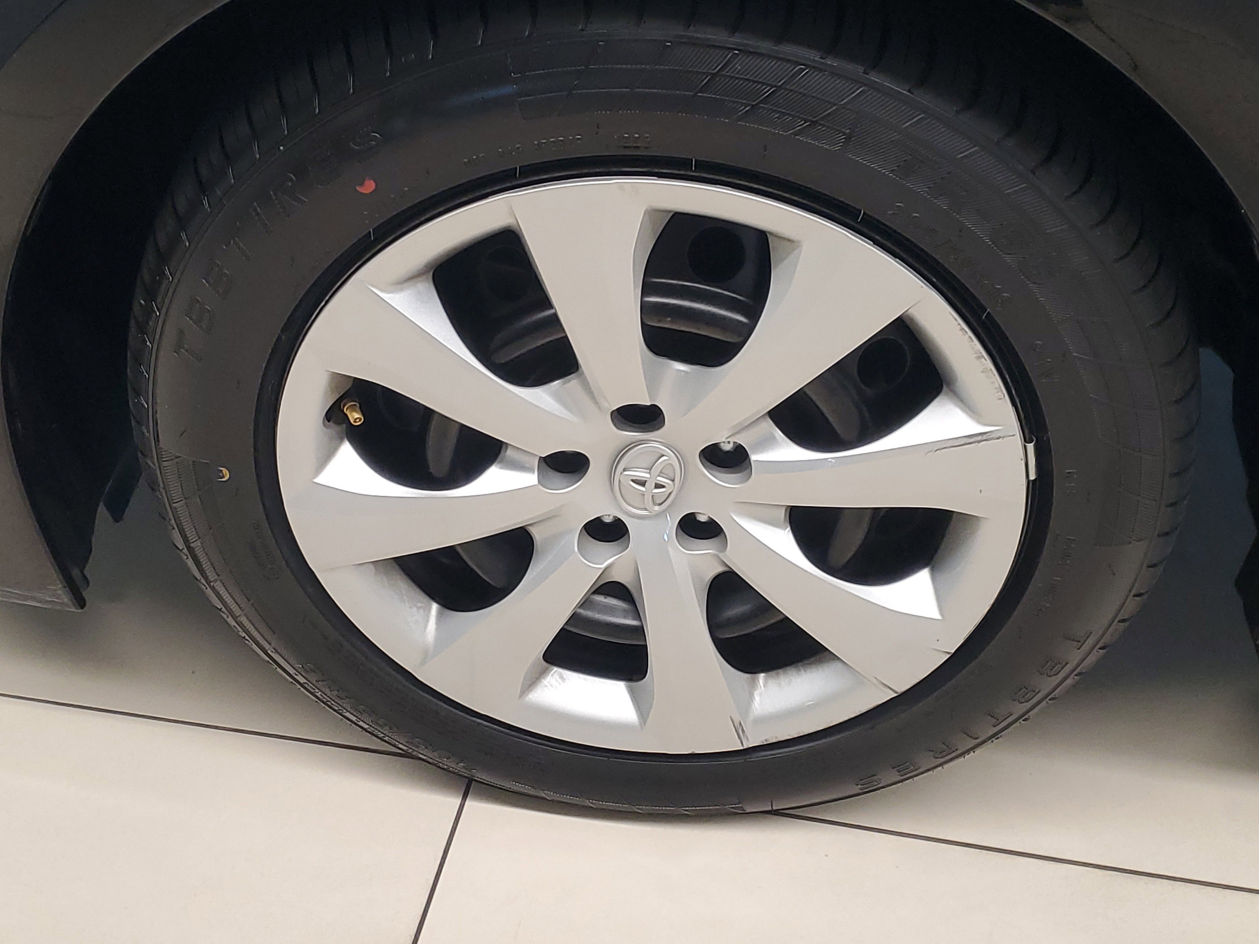 2023 Toyota Corolla LE photo 5