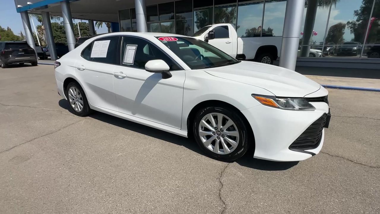 2018 Toyota Camry LE photo 29