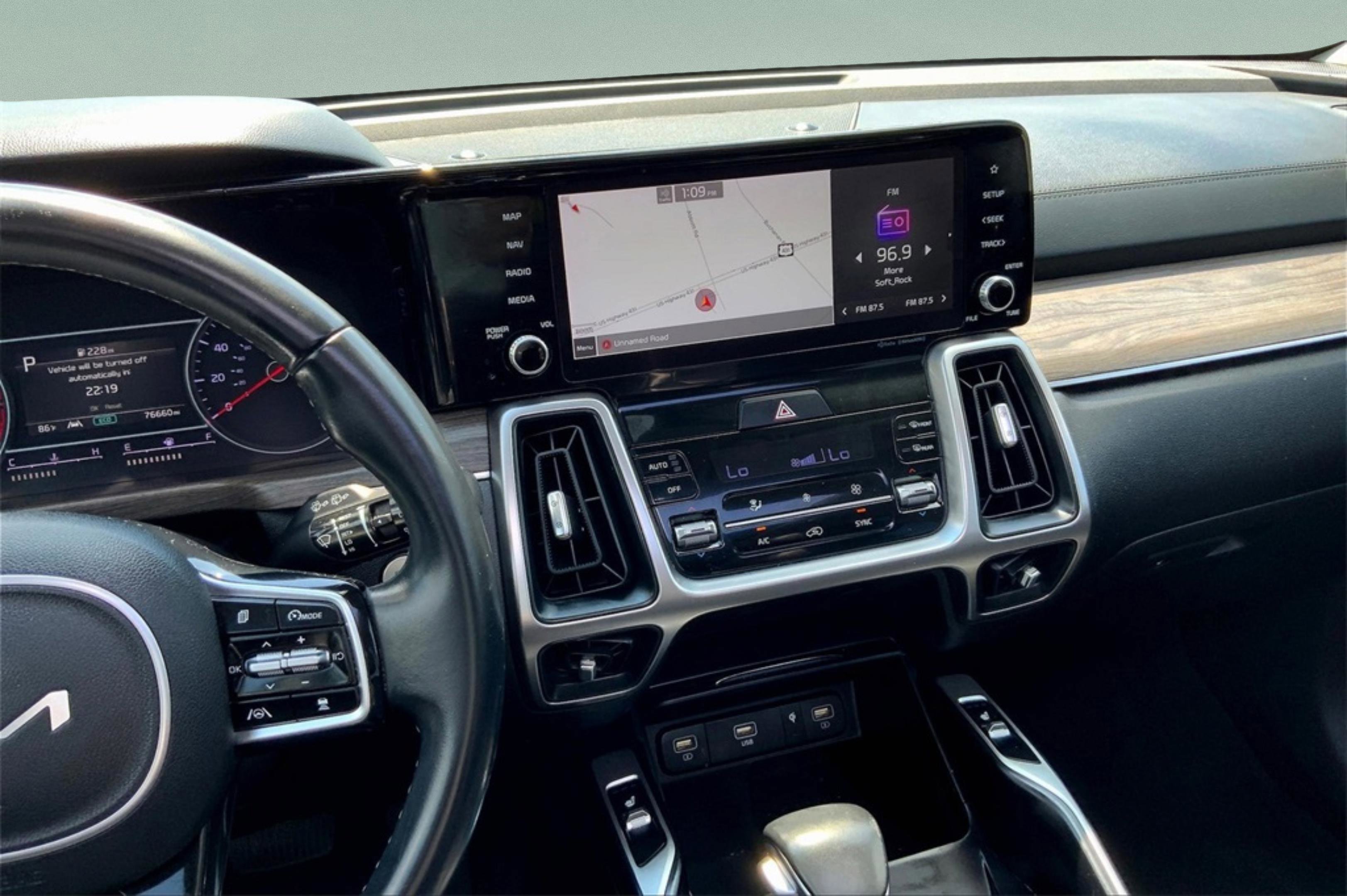 2022 Kia Sorento EX photo 8