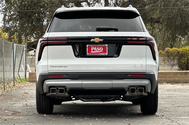 2026 Chevrolet Traverse photo 3