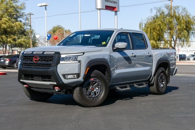 2025 Nissan Frontier PRO-4X's photo