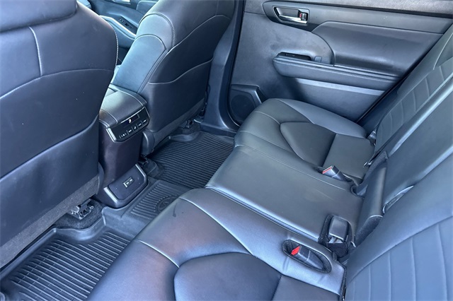 2024 Toyota Highlander XLE photo 10