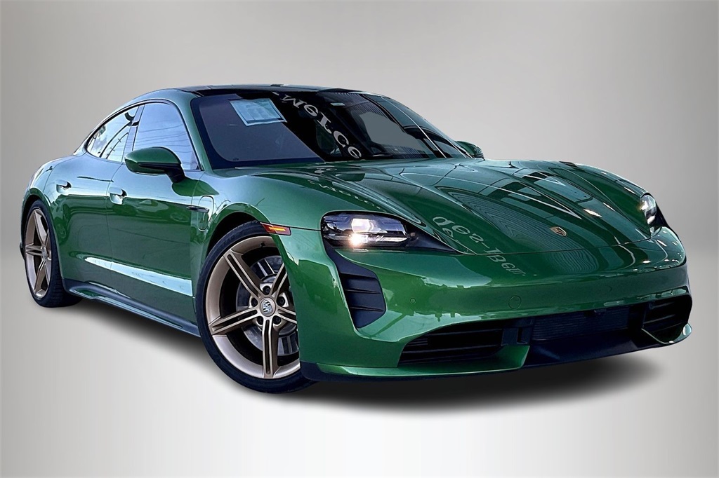 2022 Porsche Taycan Turbo's photo