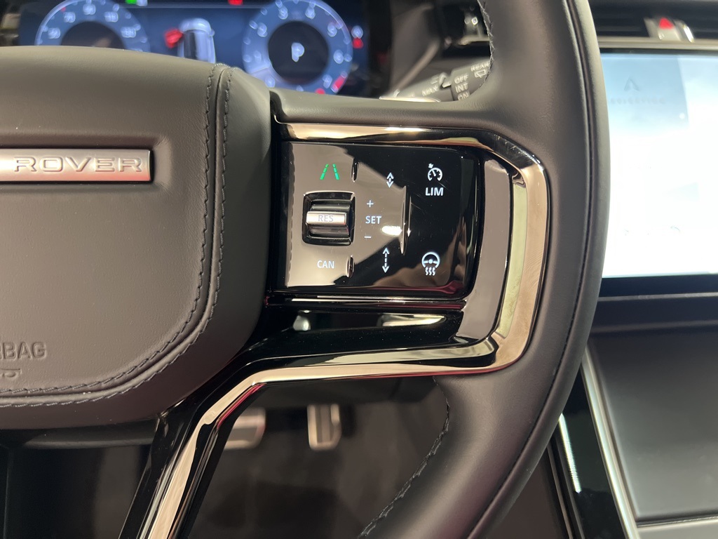 2025 Land Rover Range Rover Velar SE photo 12