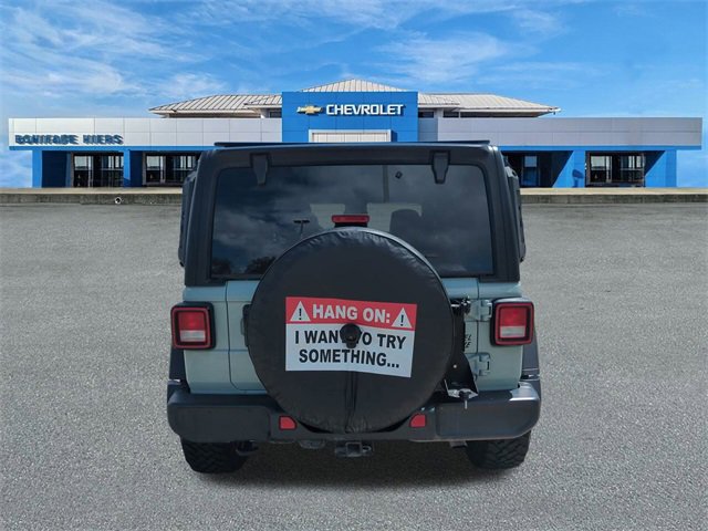 2024 Jeep Wrangler Willys photo 4