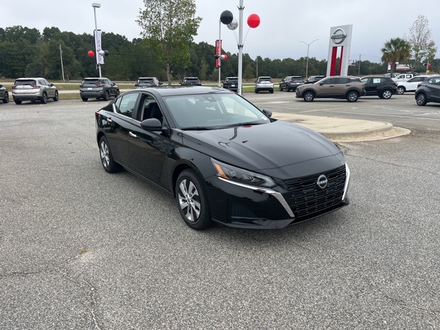 2025 Nissan Altima 2.5 S photo 2