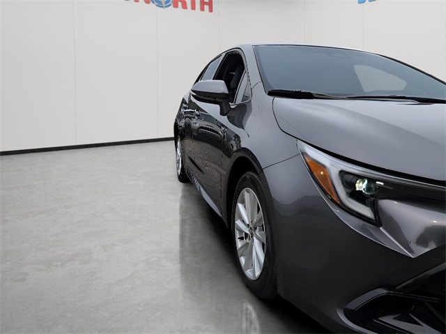 2025 Toyota Corolla SE photo 3