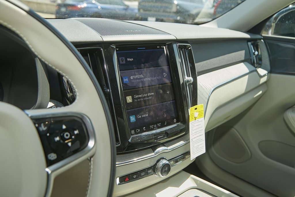 2025 VOLVO XC60 - Image 12