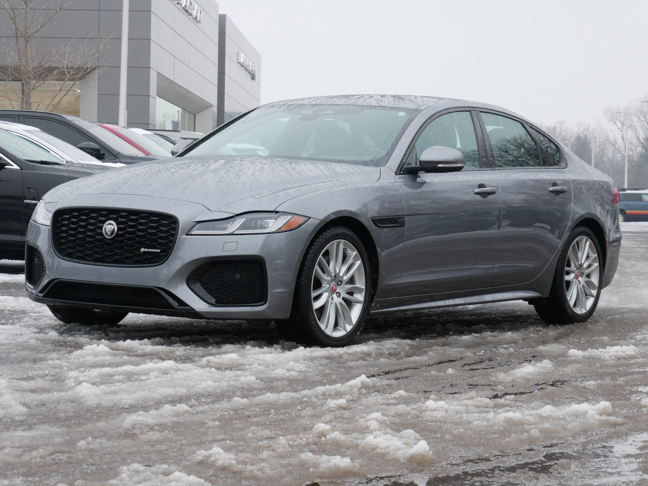 2022 Jaguar XF R-Dynamic SE's photo