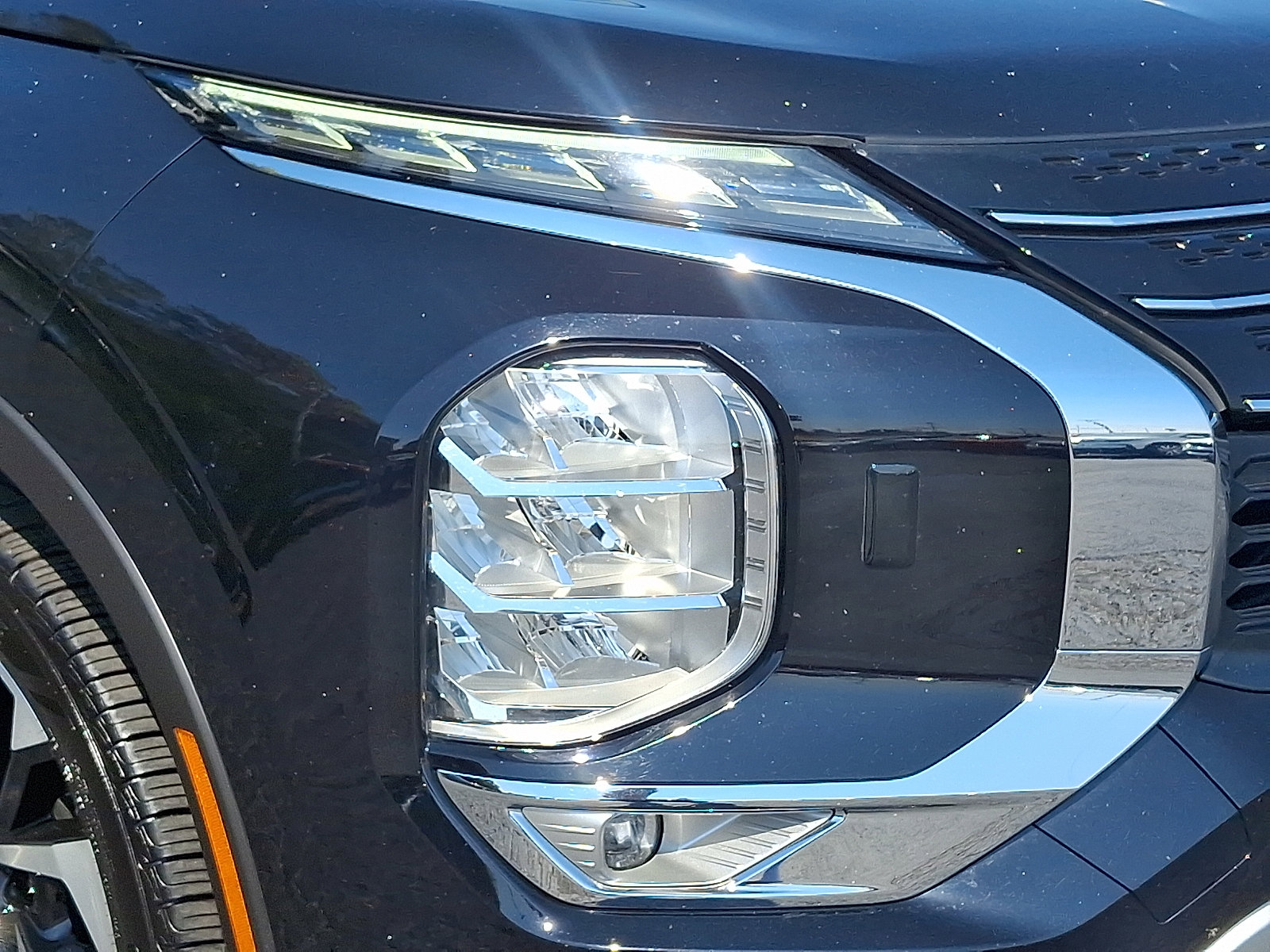 2024 Mitsubishi Outlander SE photo 9