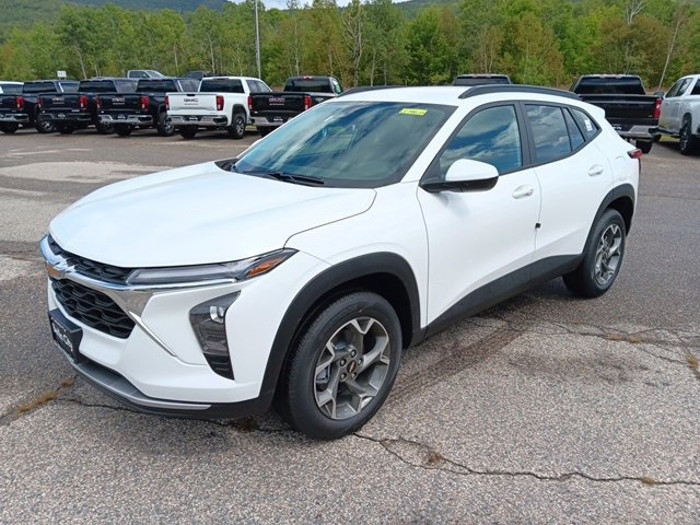 2026 Chevrolet Trax LT photo 3