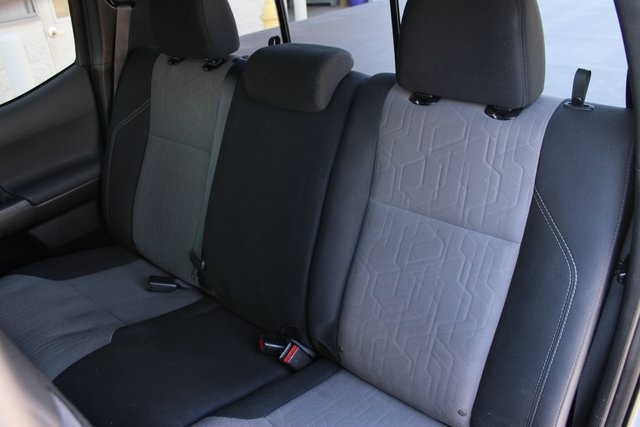 2020 Toyota Tacoma TRD Off-Road photo 30