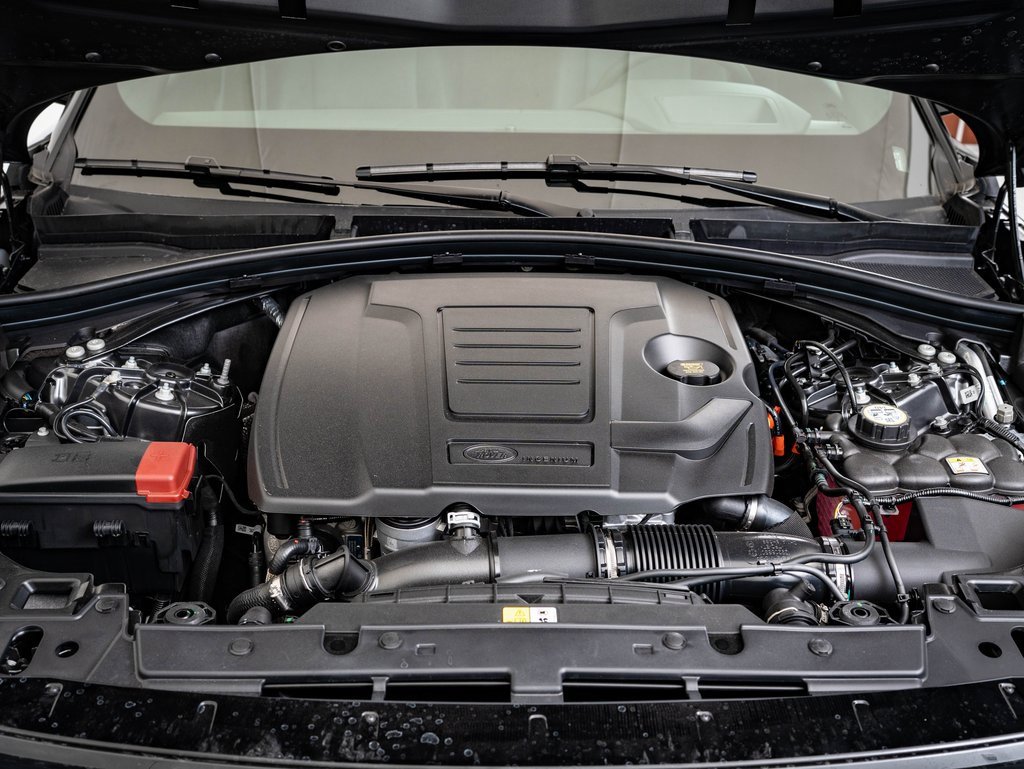 2026 Land Rover Range Rover Velar SE photo 35