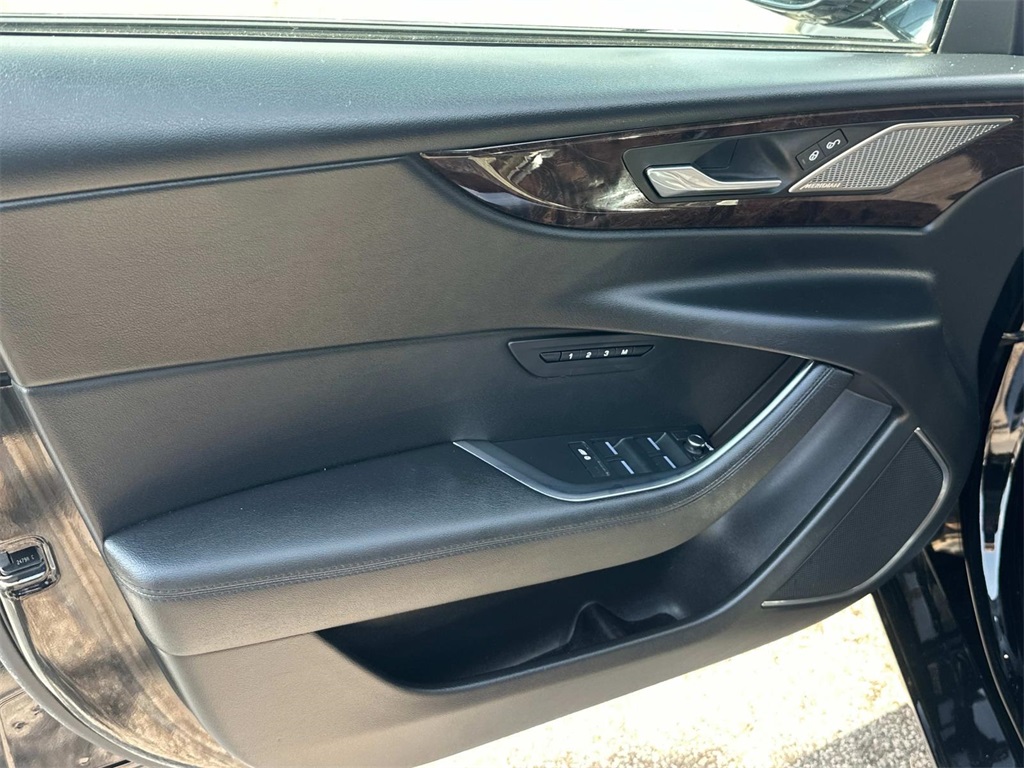 2020 Jaguar XE S photo 25