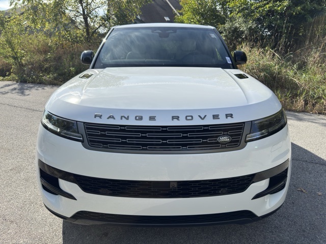 2025 Land Rover Range Rover Sport SE photo 3