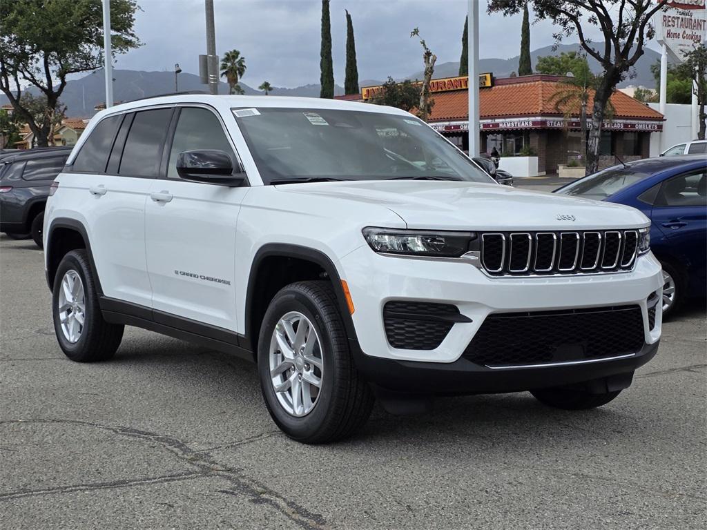 2025 Jeep Grand Cherokee Laredo's photo