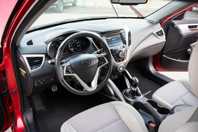 2013 Hyundai Veloster Base photo 14
