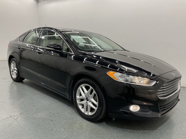 2016 Ford Fusion SE photo 8