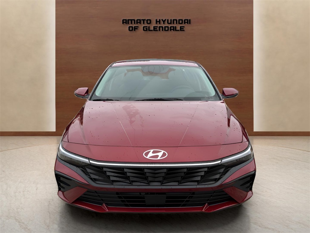 2025 Hyundai Elantra Limited photo 5
