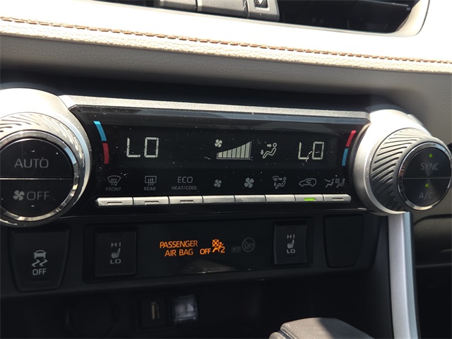 2021 Toyota RAV4 Limited photo 18