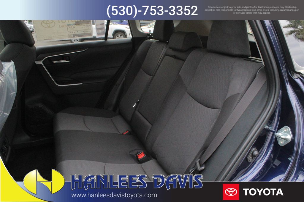 2025 Toyota RAV4 Hybrid XLE photo 14