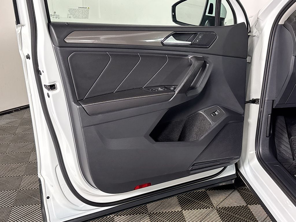 2024 Volkswagen Tiguan SE Wolfsburg Edition photo 9