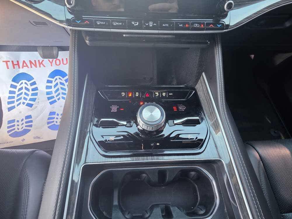 2022 Jeep Wagoneer Series III photo 17