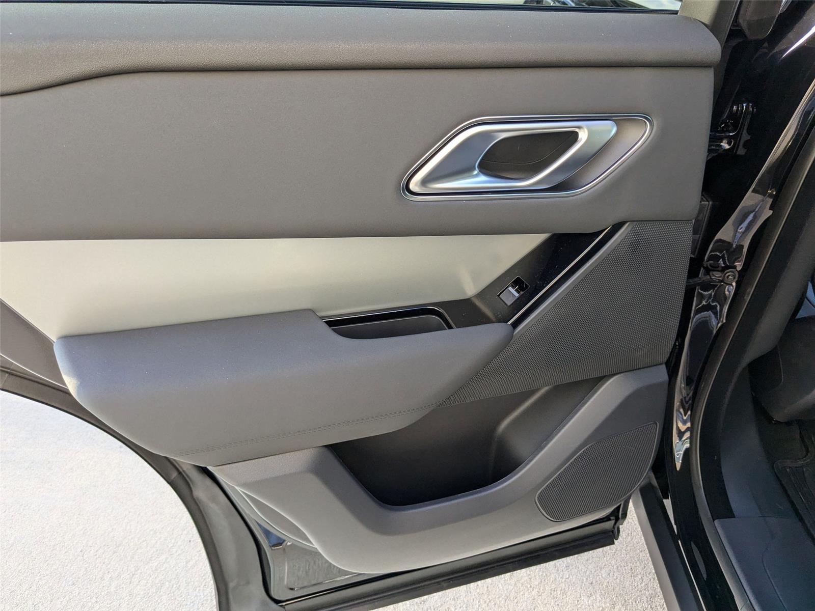 2025 Land Rover Range Rover Velar S photo 22