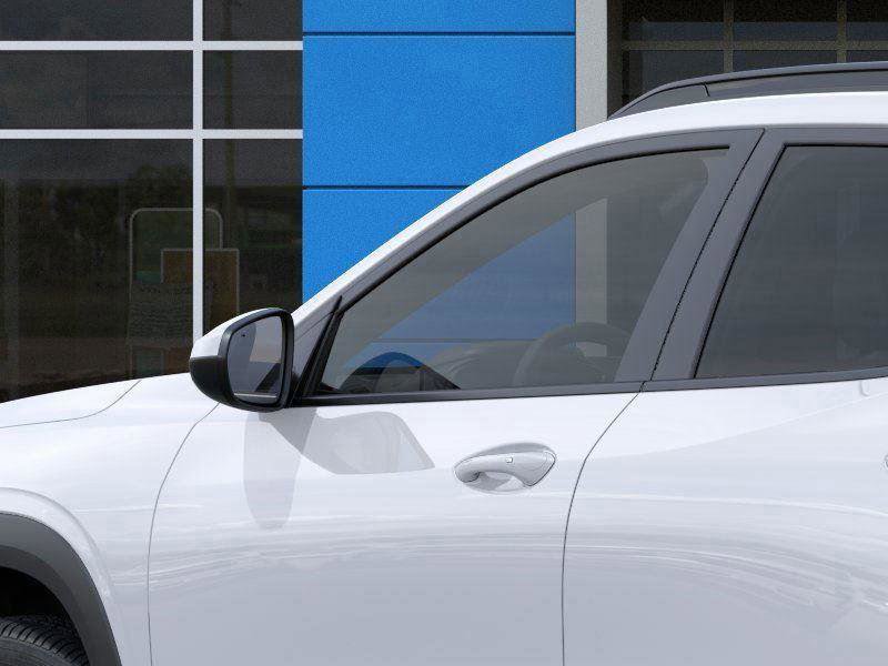 2025 Chevrolet Trax LT photo 11
